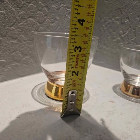 Set of 2 Gold Bottomed Cocktail Glasses - Picture 7 of 10